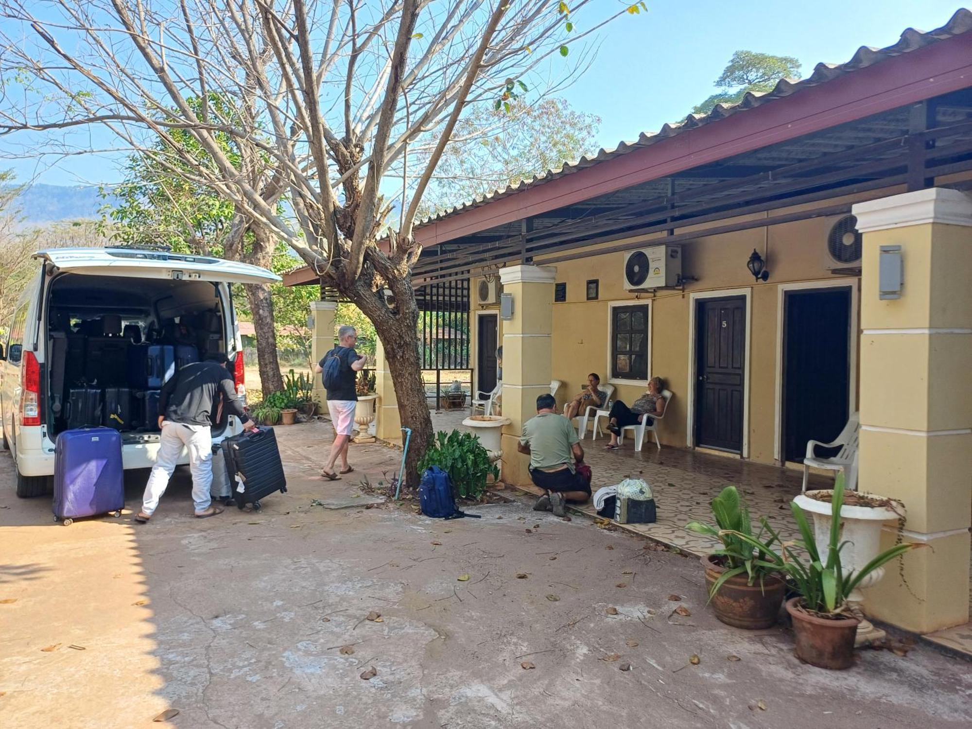 Erawan Guesthouse Pakse Exterior foto